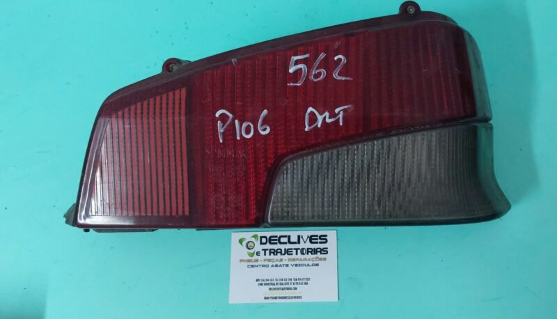 Peugeot 106 Ano 1996 - Farolim Tras Dto